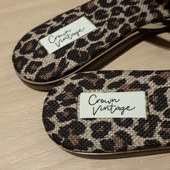 NIB Crown Vintage Mules - Picture 3 of 4